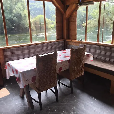 Vikendica Na Plivi *