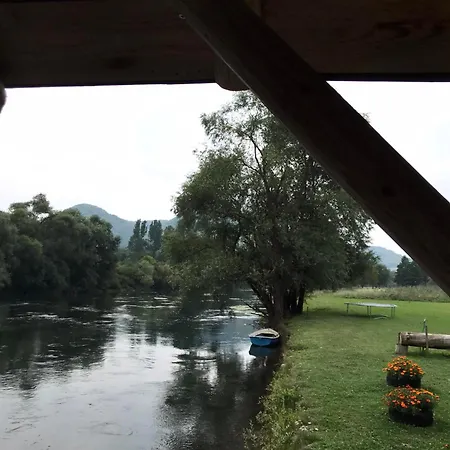 Сasa de vacaciones Vikendica Na Plivi