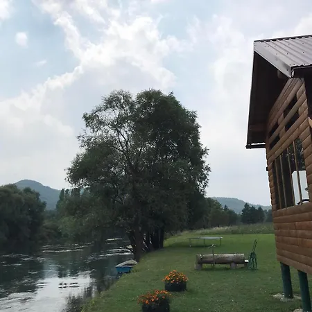 Vikendica Na Plivi *