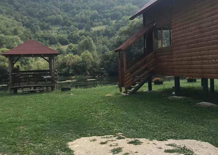 Vikendica Na Plivi *