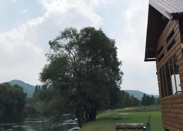 Vikendica Na Plivi *